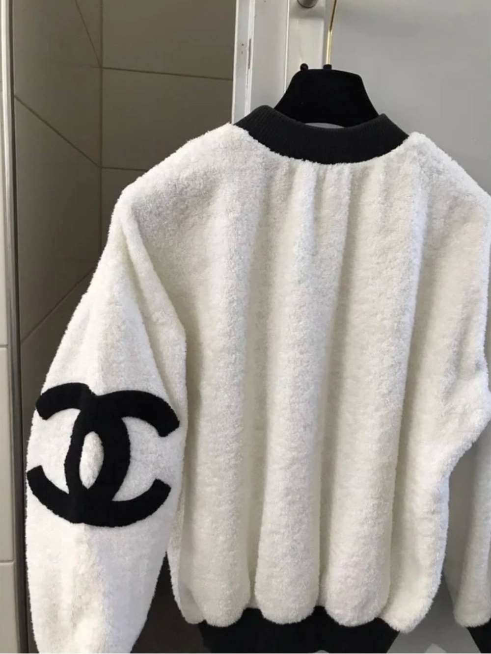CHANEL Terry Crewneck - Picture 4 of 6